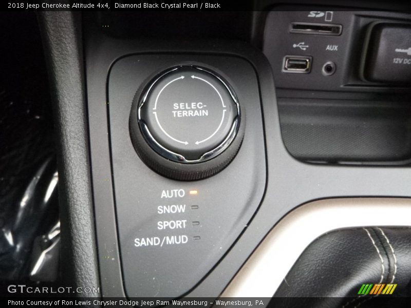 Diamond Black Crystal Pearl / Black 2018 Jeep Cherokee Altitude 4x4