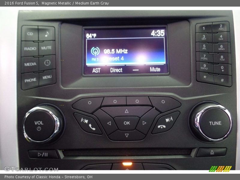 Magnetic Metallic / Medium Earth Gray 2016 Ford Fusion S