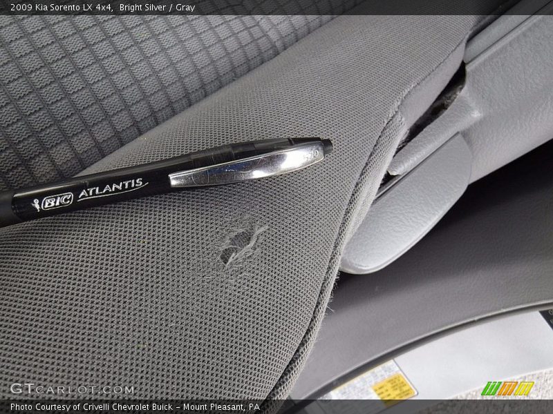 Bright Silver / Gray 2009 Kia Sorento LX 4x4