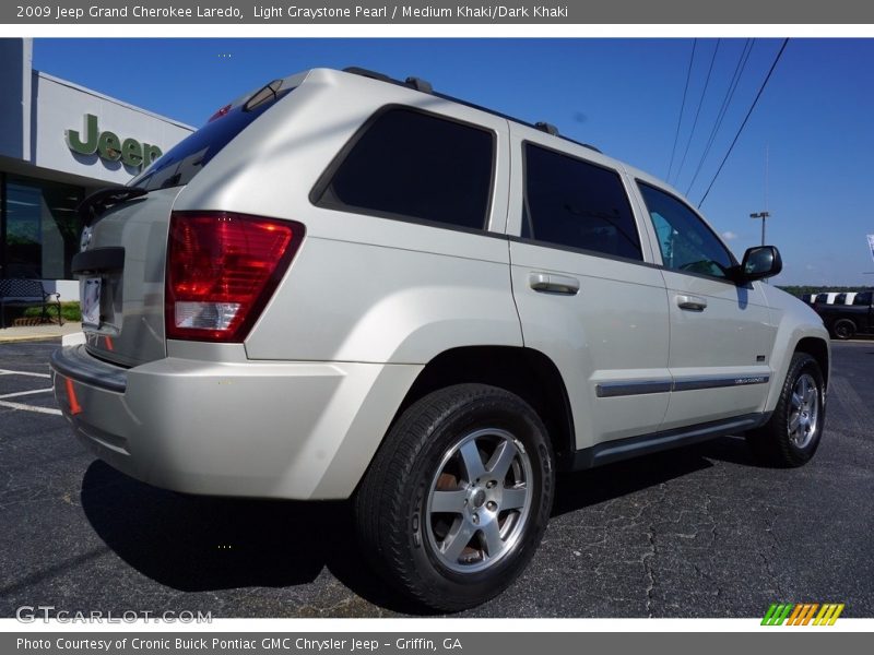 Light Graystone Pearl / Medium Khaki/Dark Khaki 2009 Jeep Grand Cherokee Laredo