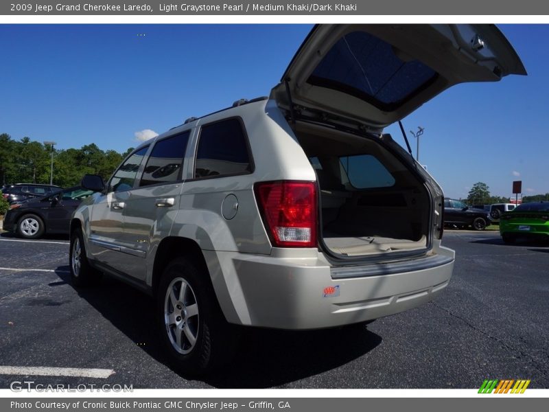 Light Graystone Pearl / Medium Khaki/Dark Khaki 2009 Jeep Grand Cherokee Laredo