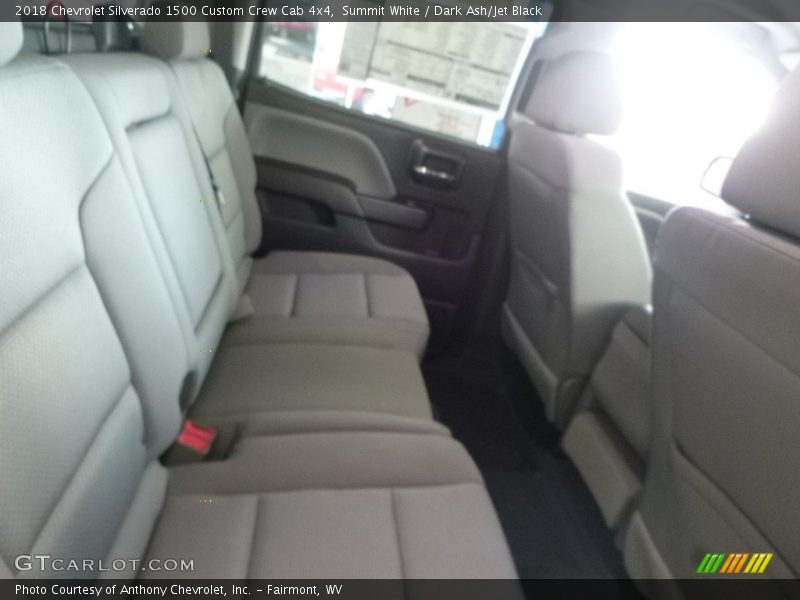 Summit White / Dark Ash/Jet Black 2018 Chevrolet Silverado 1500 Custom Crew Cab 4x4