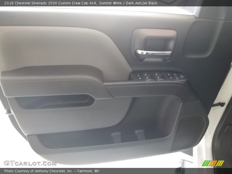 Summit White / Dark Ash/Jet Black 2018 Chevrolet Silverado 1500 Custom Crew Cab 4x4