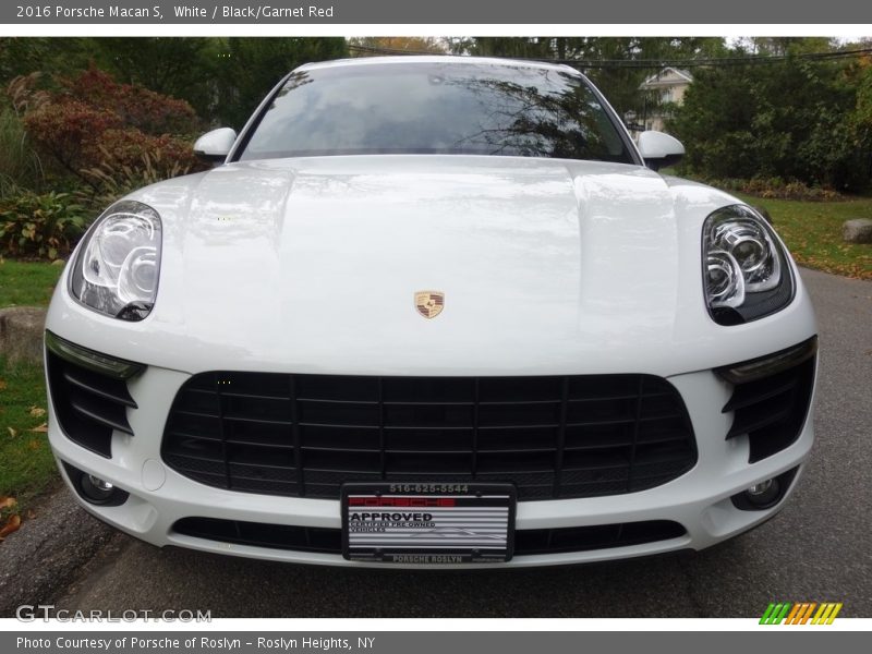 White / Black/Garnet Red 2016 Porsche Macan S