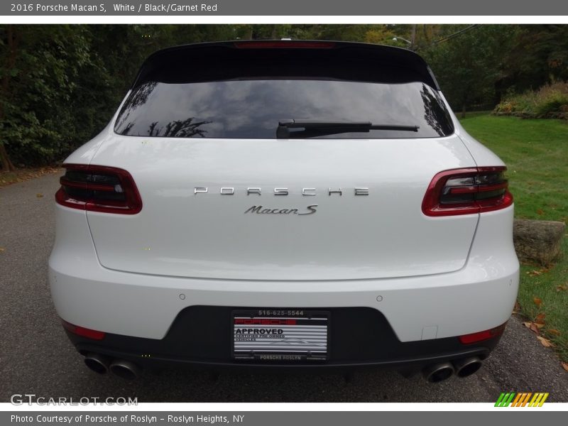 White / Black/Garnet Red 2016 Porsche Macan S