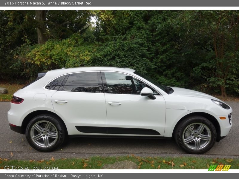 White / Black/Garnet Red 2016 Porsche Macan S