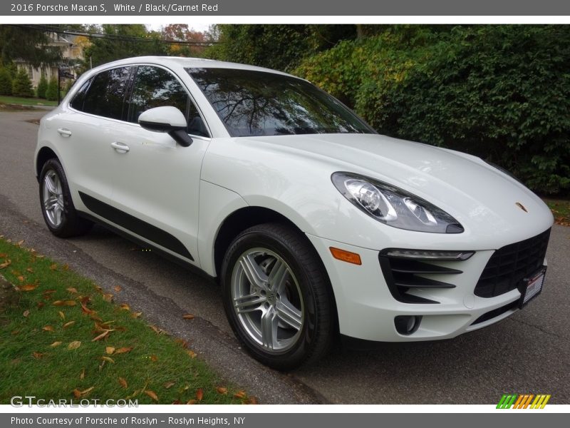 White / Black/Garnet Red 2016 Porsche Macan S