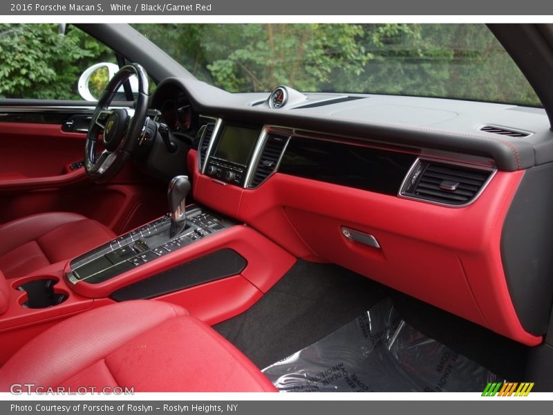 White / Black/Garnet Red 2016 Porsche Macan S