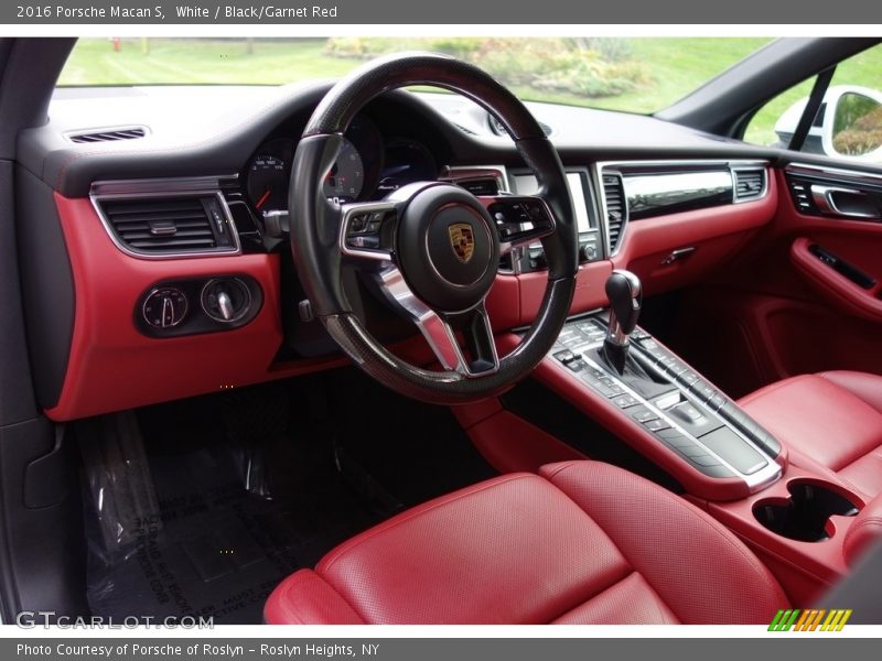 White / Black/Garnet Red 2016 Porsche Macan S