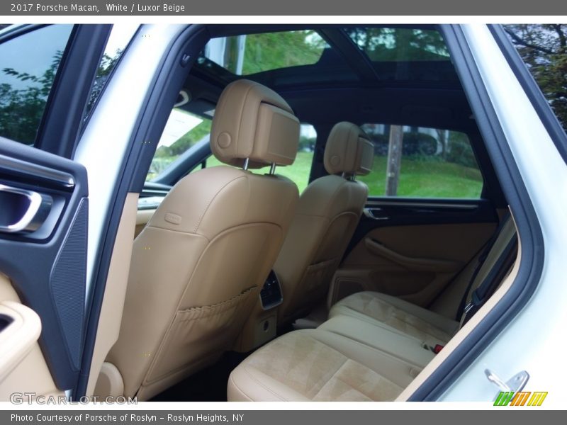 White / Luxor Beige 2017 Porsche Macan