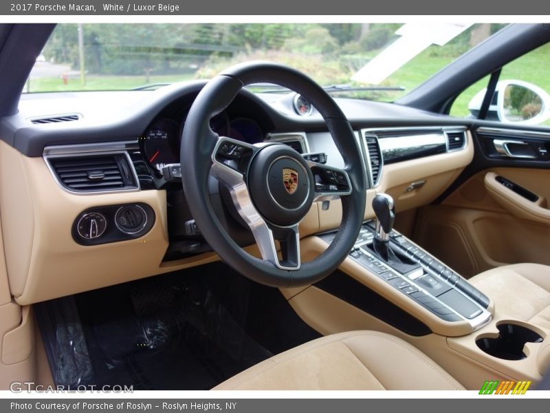 White / Luxor Beige 2017 Porsche Macan