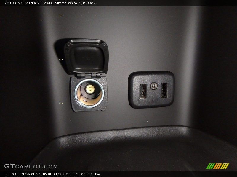 Simmit White / Jet Black 2018 GMC Acadia SLE AWD