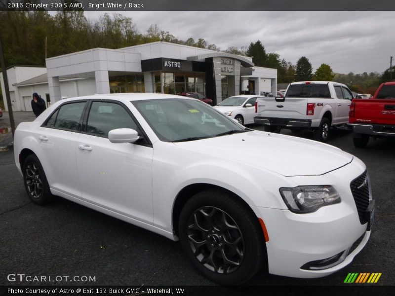 Bright White / Black 2016 Chrysler 300 S AWD