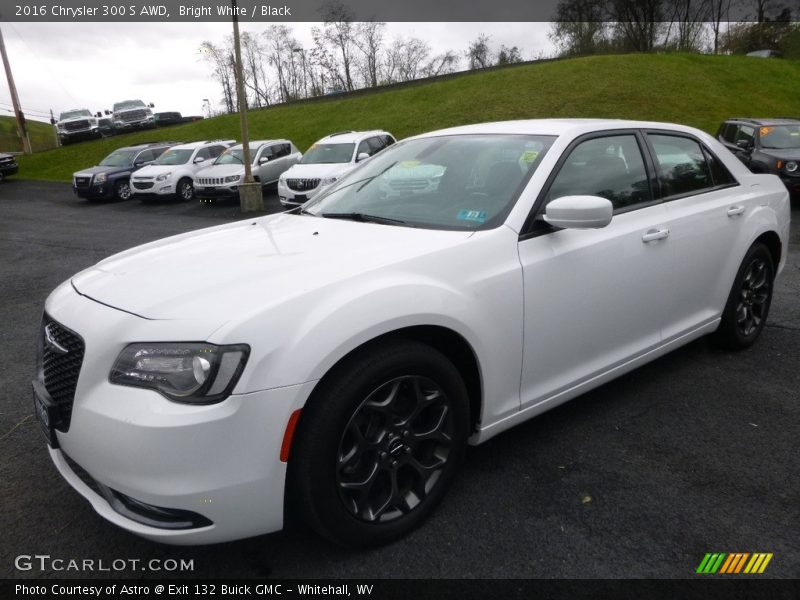 Bright White / Black 2016 Chrysler 300 S AWD