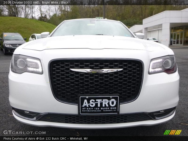 Bright White / Black 2016 Chrysler 300 S AWD