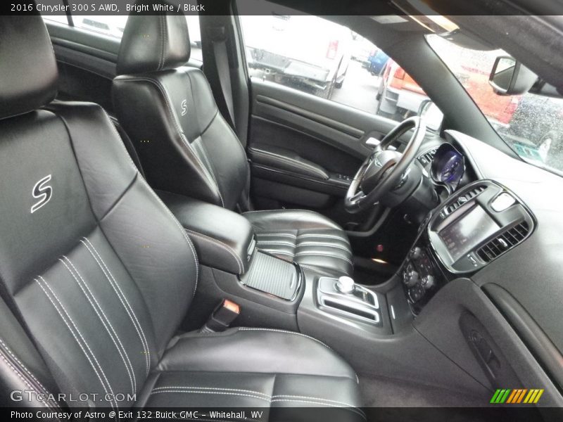 Bright White / Black 2016 Chrysler 300 S AWD