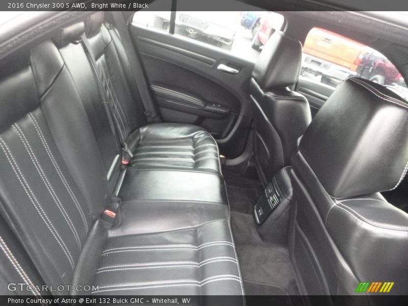Bright White / Black 2016 Chrysler 300 S AWD