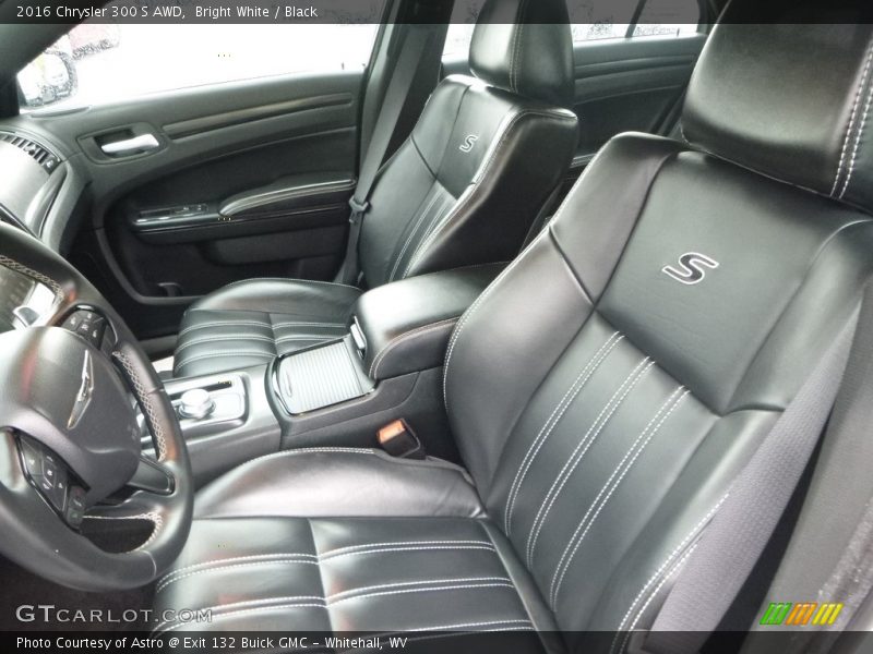 Bright White / Black 2016 Chrysler 300 S AWD