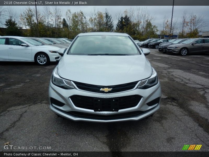 Silver Ice Metallic / Jet Black 2018 Chevrolet Cruze LT