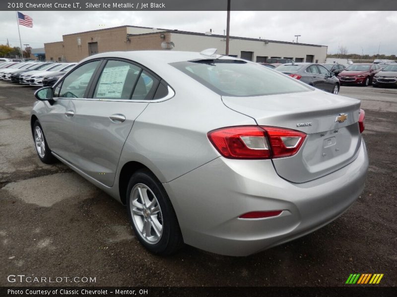 Silver Ice Metallic / Jet Black 2018 Chevrolet Cruze LT