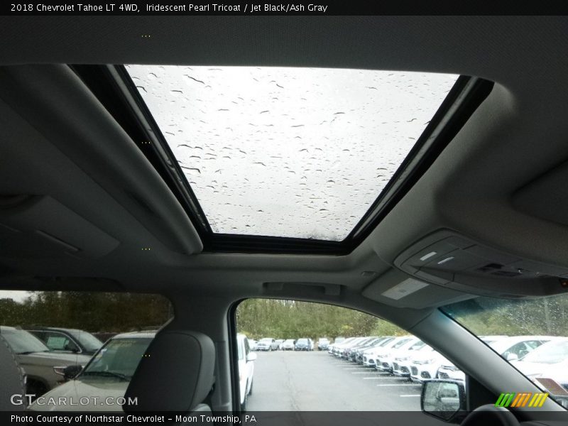 Iridescent Pearl Tricoat / Jet Black/Ash Gray 2018 Chevrolet Tahoe LT 4WD