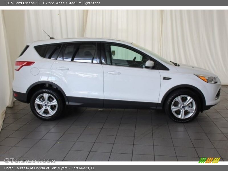Oxford White / Medium Light Stone 2015 Ford Escape SE