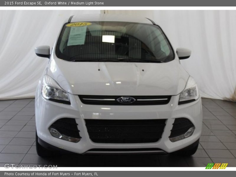 Oxford White / Medium Light Stone 2015 Ford Escape SE