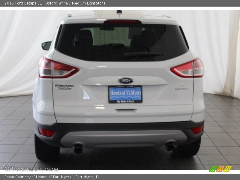 Oxford White / Medium Light Stone 2015 Ford Escape SE