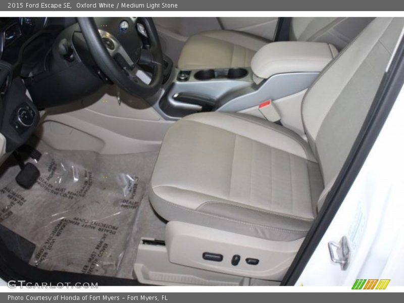 Oxford White / Medium Light Stone 2015 Ford Escape SE