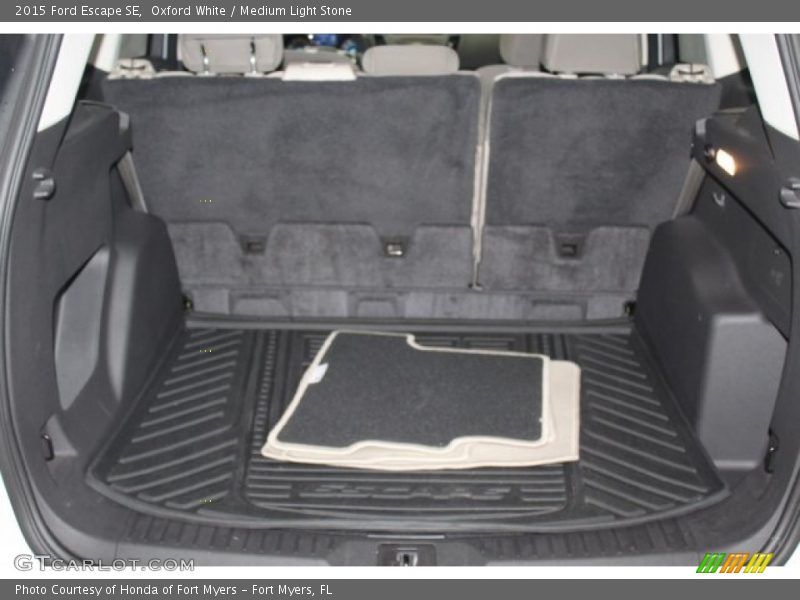 Oxford White / Medium Light Stone 2015 Ford Escape SE