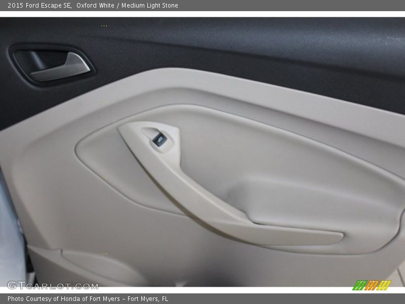 Oxford White / Medium Light Stone 2015 Ford Escape SE