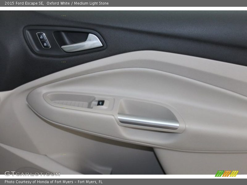 Oxford White / Medium Light Stone 2015 Ford Escape SE