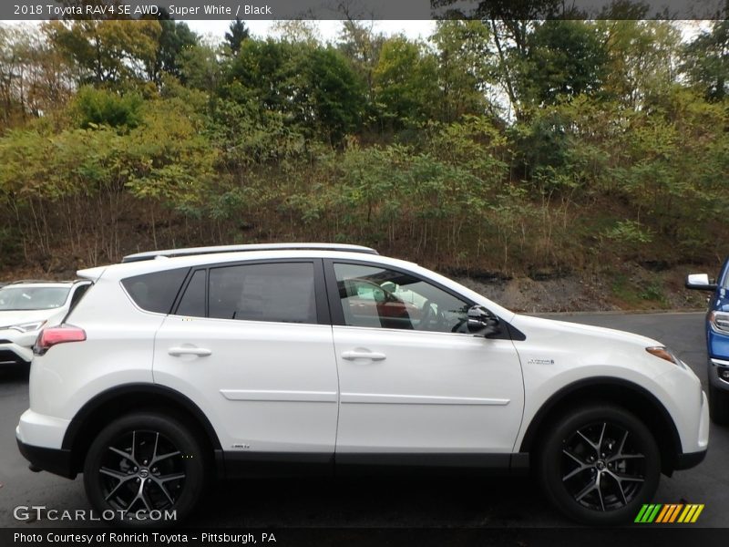  2018 RAV4 SE AWD Super White