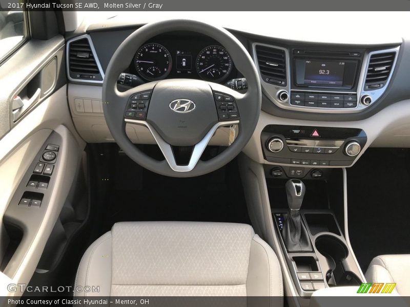 Molten Silver / Gray 2017 Hyundai Tucson SE AWD