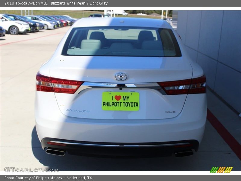 Blizzard White Pearl / Light Gray 2018 Toyota Avalon XLE