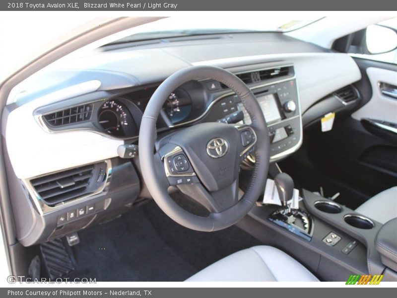 Blizzard White Pearl / Light Gray 2018 Toyota Avalon XLE