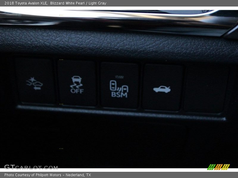 Blizzard White Pearl / Light Gray 2018 Toyota Avalon XLE