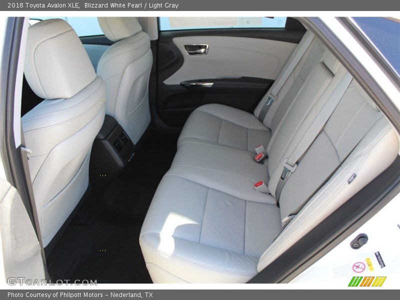 Blizzard White Pearl / Light Gray 2018 Toyota Avalon XLE