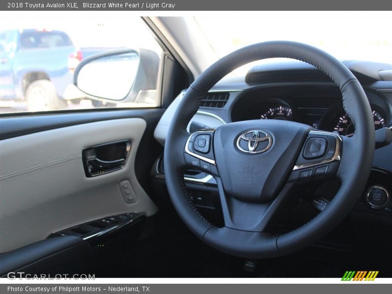 Blizzard White Pearl / Light Gray 2018 Toyota Avalon XLE