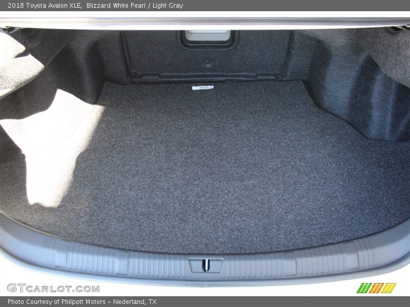 Blizzard White Pearl / Light Gray 2018 Toyota Avalon XLE