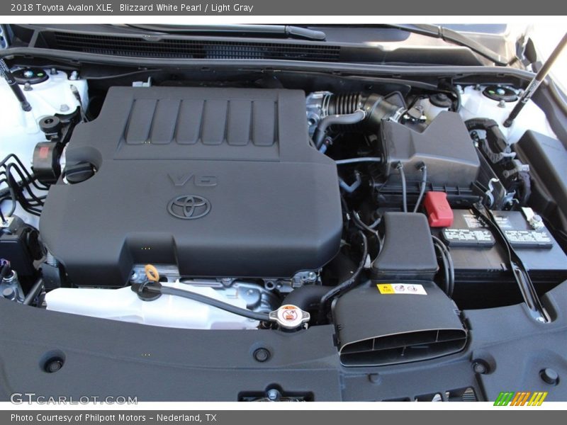 Blizzard White Pearl / Light Gray 2018 Toyota Avalon XLE