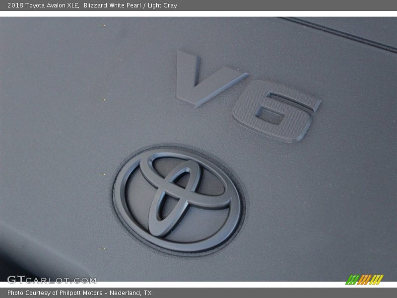 Blizzard White Pearl / Light Gray 2018 Toyota Avalon XLE