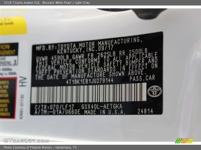Blizzard White Pearl / Light Gray 2018 Toyota Avalon XLE
