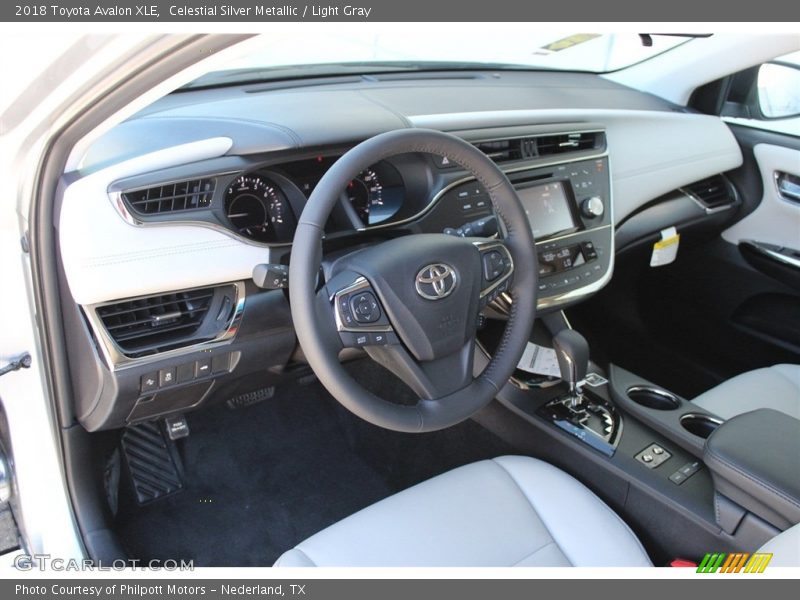 Celestial Silver Metallic / Light Gray 2018 Toyota Avalon XLE