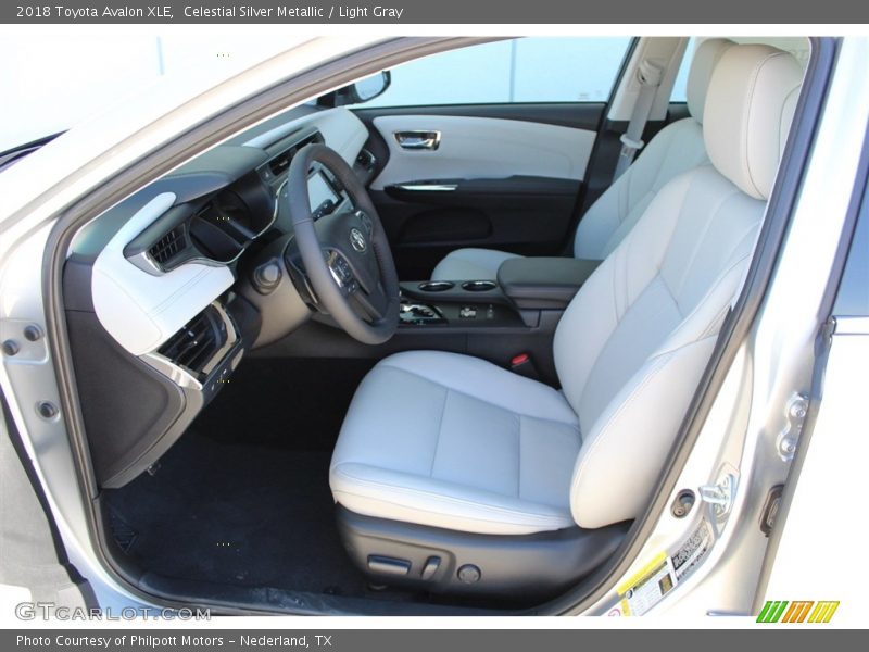 Celestial Silver Metallic / Light Gray 2018 Toyota Avalon XLE