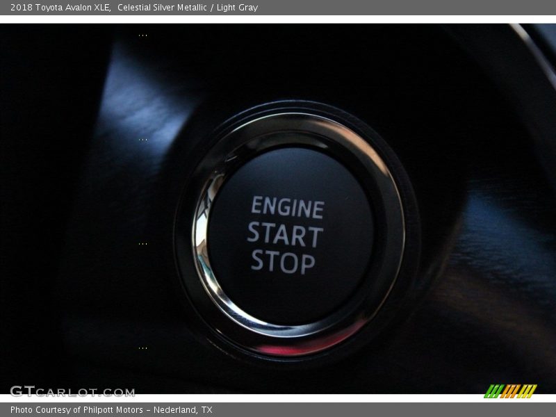 Celestial Silver Metallic / Light Gray 2018 Toyota Avalon XLE