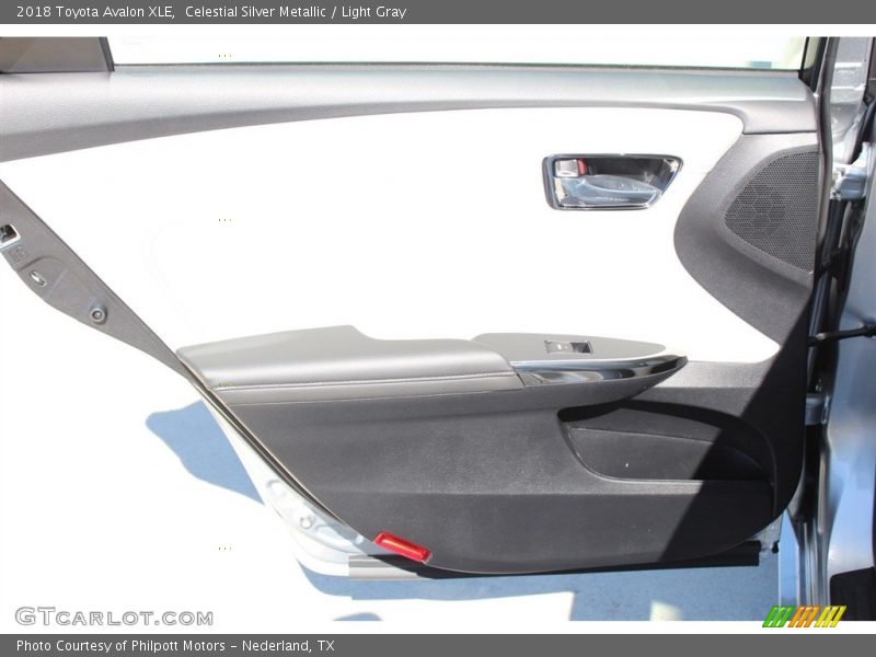 Celestial Silver Metallic / Light Gray 2018 Toyota Avalon XLE