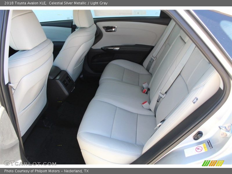 Celestial Silver Metallic / Light Gray 2018 Toyota Avalon XLE