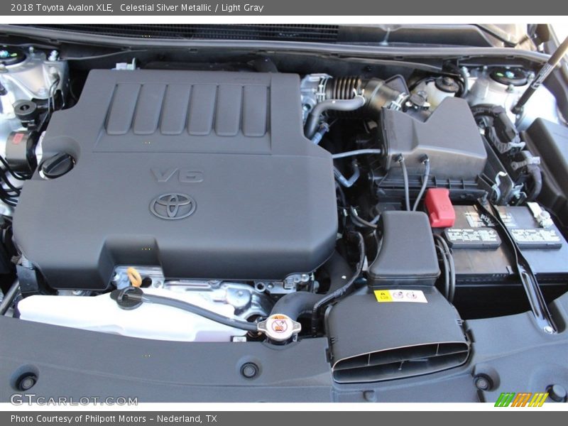 Celestial Silver Metallic / Light Gray 2018 Toyota Avalon XLE