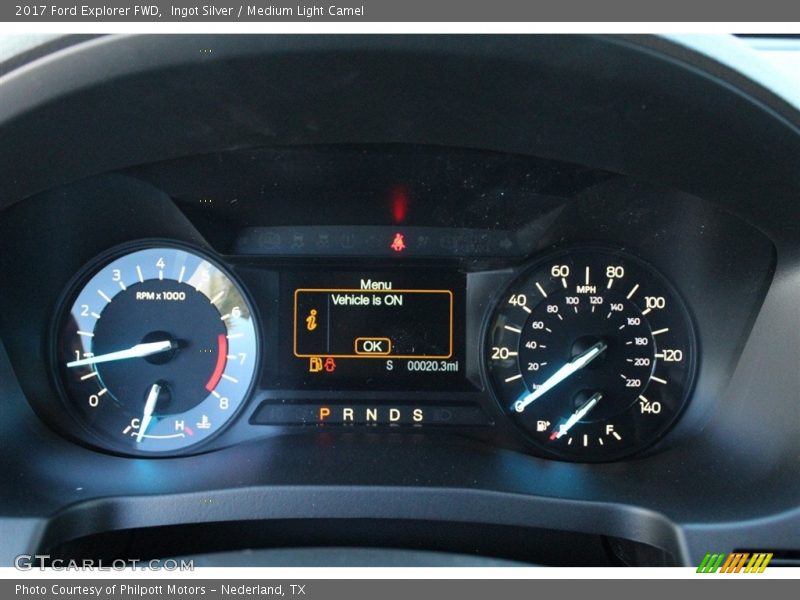 Ingot Silver / Medium Light Camel 2017 Ford Explorer FWD